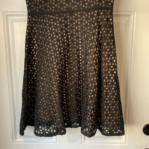 Loft Flower Pattern Eyelet Sleeveless Dress size 2 - Picture 4 of 11